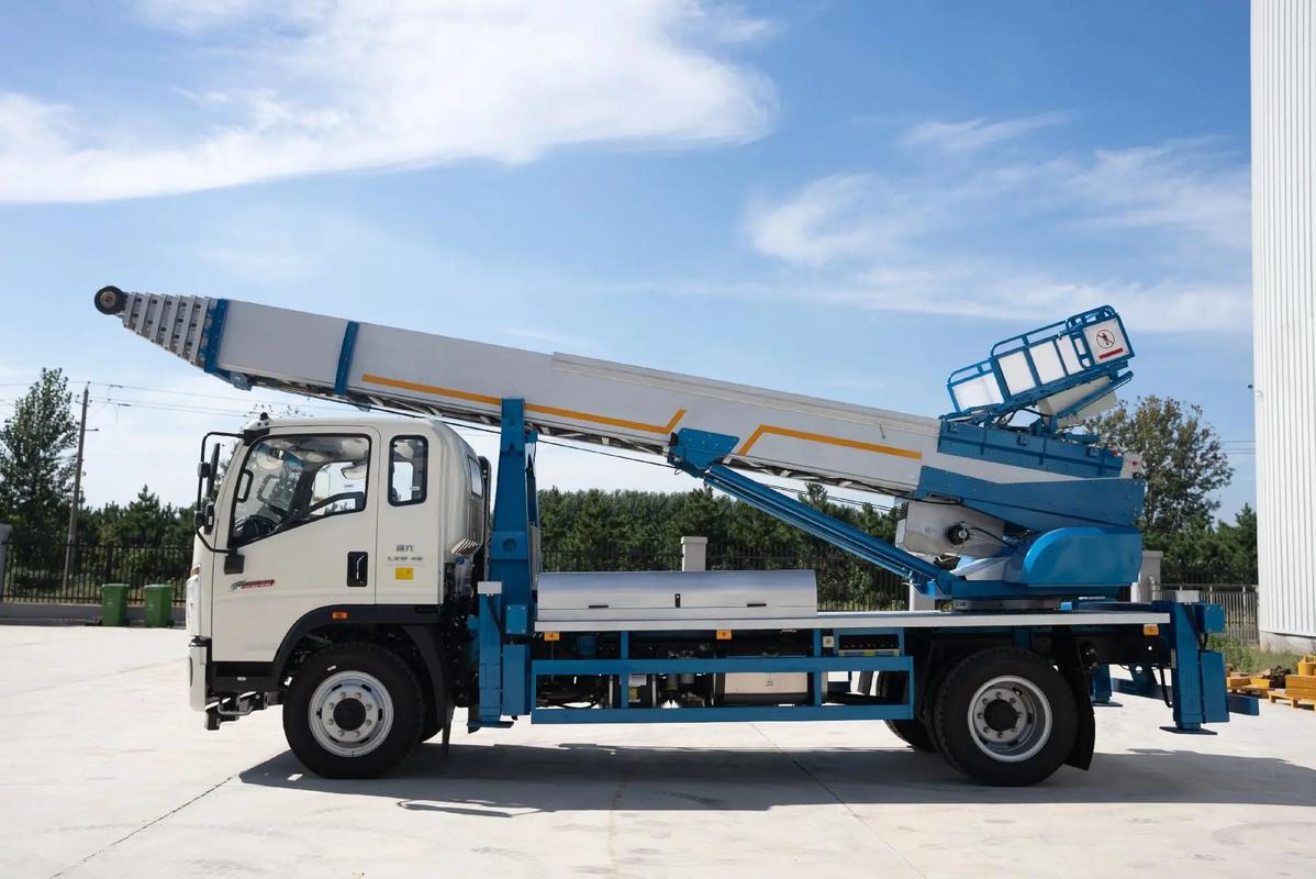 都江堰云梯上料车租赁费用